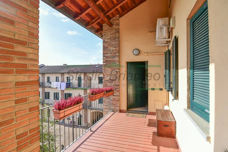 Appartamento in vendita a Carate Brianza via Piemonte