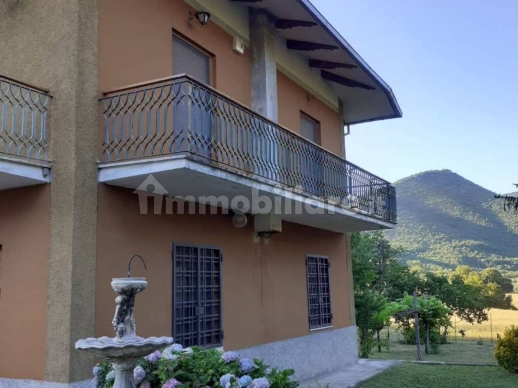 Villa in vendita a Camerino localita sfercia s.n.c