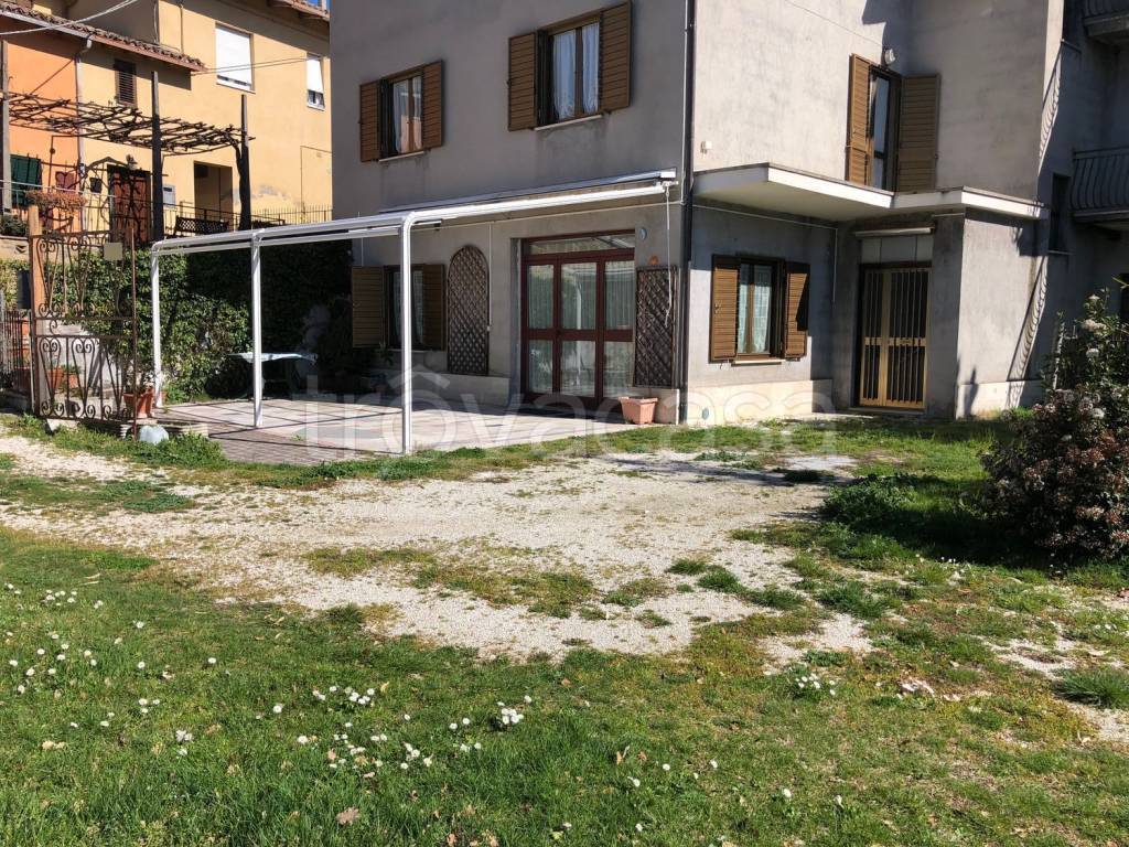 Villa in vendita a Camerino frazione Sentino s.n.c