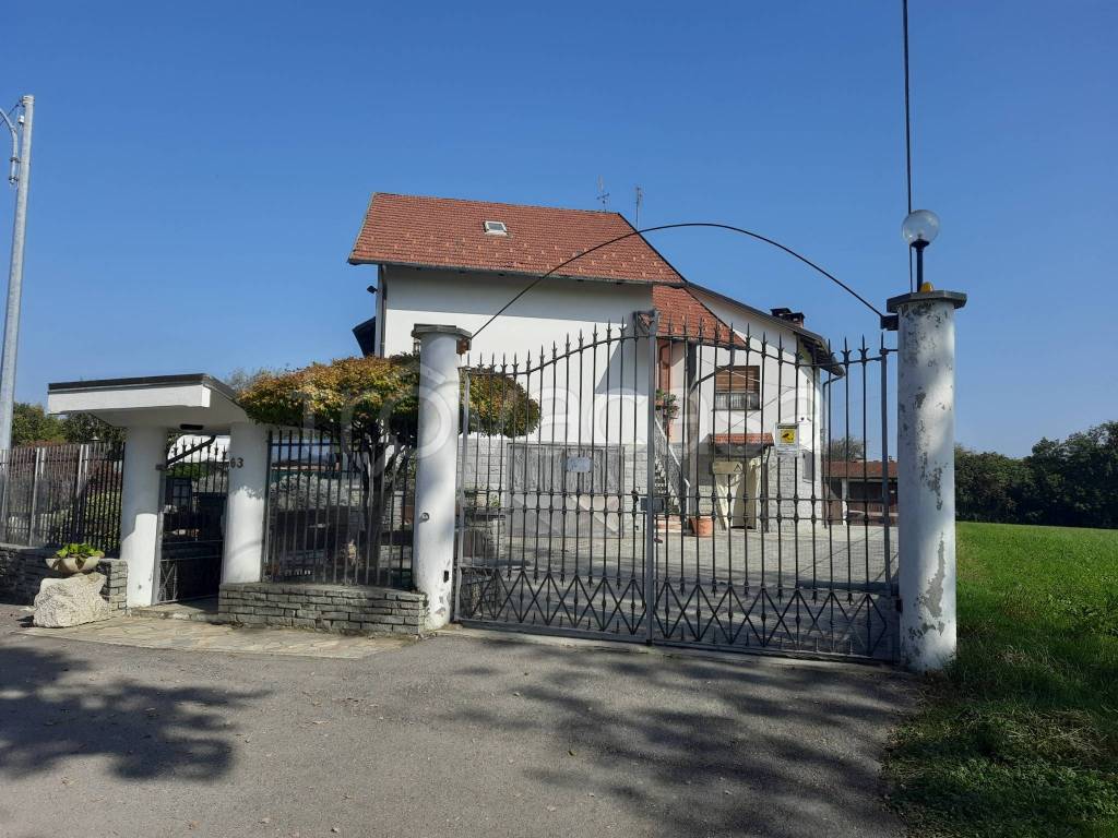 Villa Bifamiliare in vendita a Robassomero località Genesia, 63
