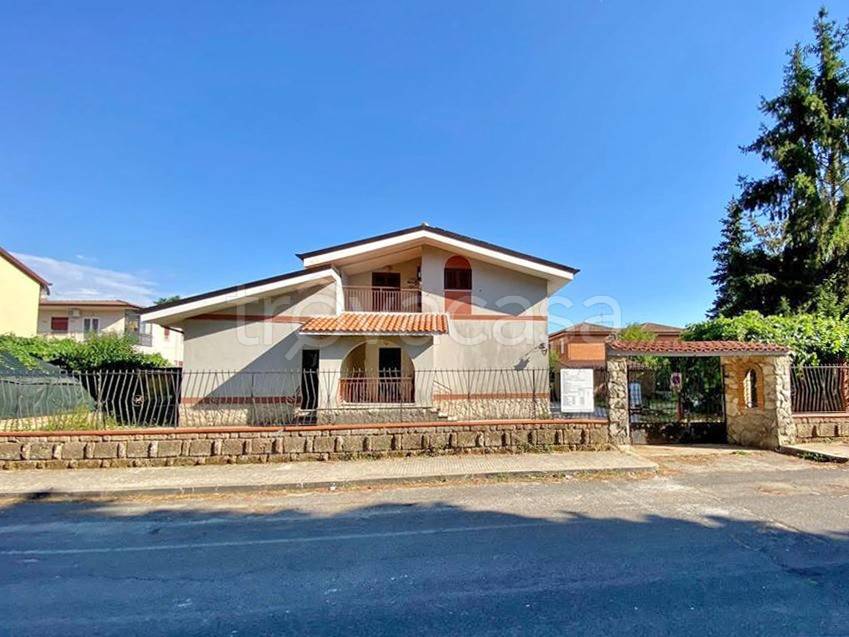 Villa in vendita a Norma via Caio Giunio Norbano, 7
