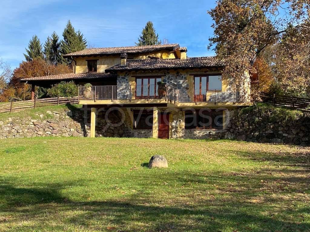 Villa in vendita a Masciago Primo strada provinciale 11, 38