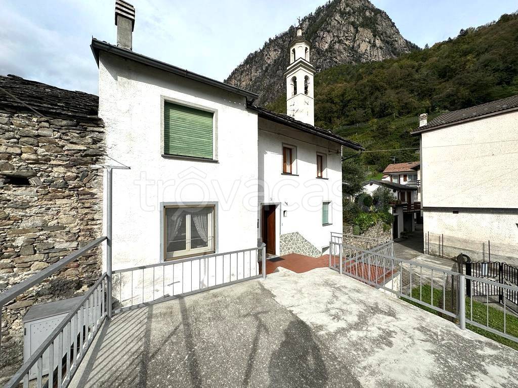 Casa Indipendente in vendita a Chiavenna via Alla Chiesa, 9