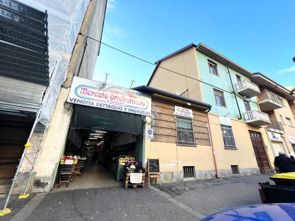 Capannone Industriale in vendita a Torino via Borgaro, 59