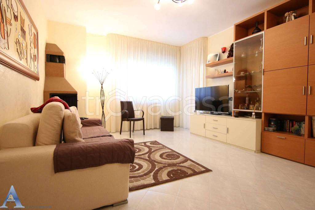 Appartamento in vendita a Taranto via Golfo di Taranto