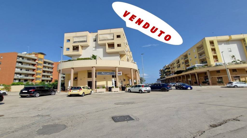 Appartamento in vendita a Triggiano viale Vanoni, 35