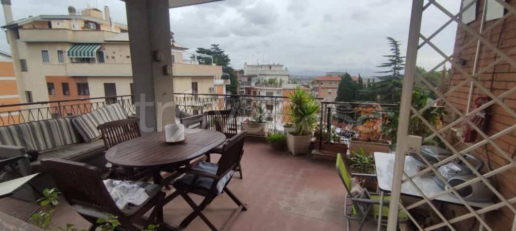 Appartamento in vendita a Roma via Ignazio Ribotti, 14