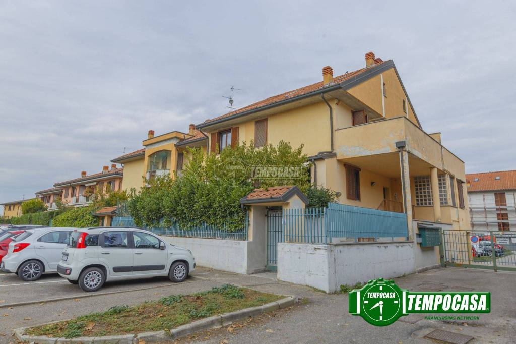 Appartamento in vendita a Bornasco via Mazzini