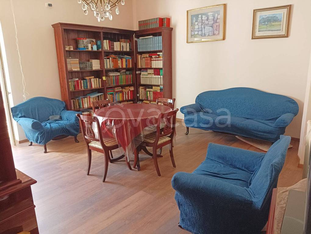Appartamento in in vendita da privato a Mondragone corso Umberto I, 33