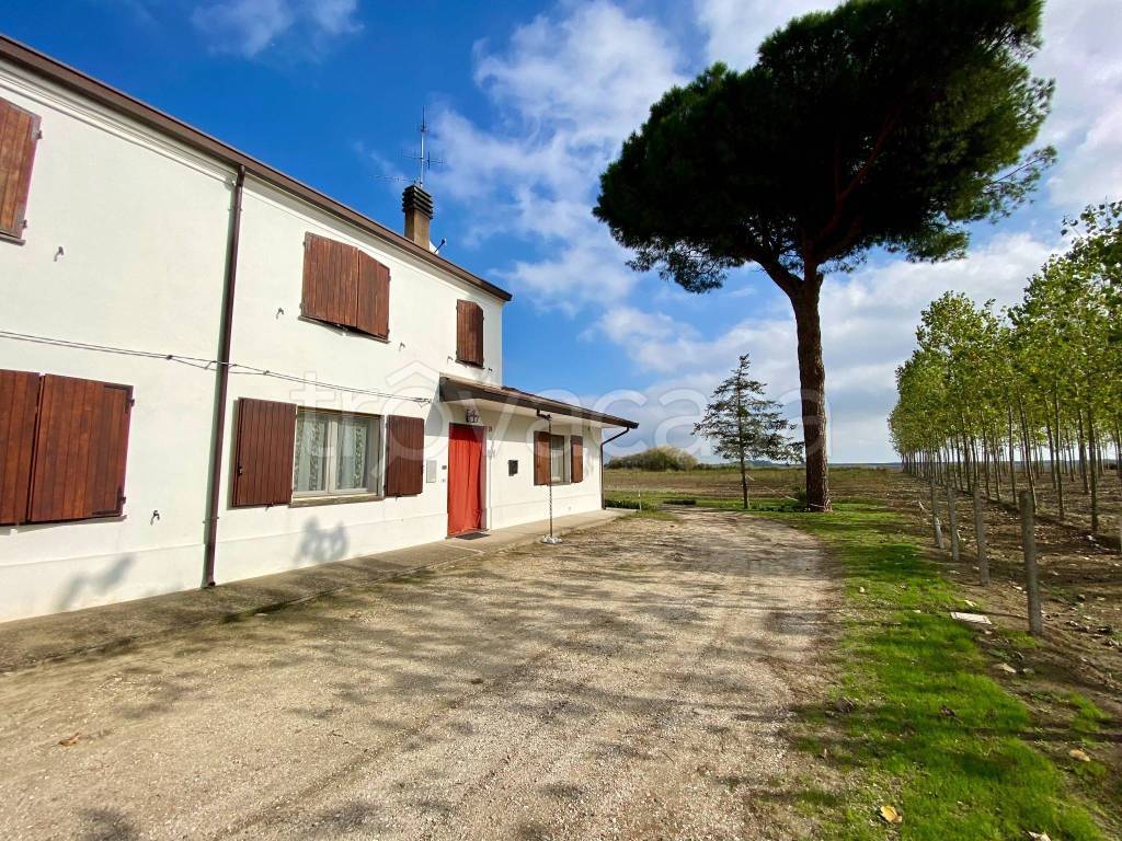 Villa Bifamiliare in vendita a Comacchio strada Statale Romea, 74
