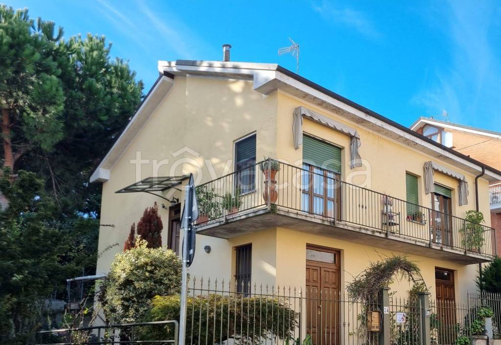 Villa in vendita ad Asti via Pompilio Grandi, 24