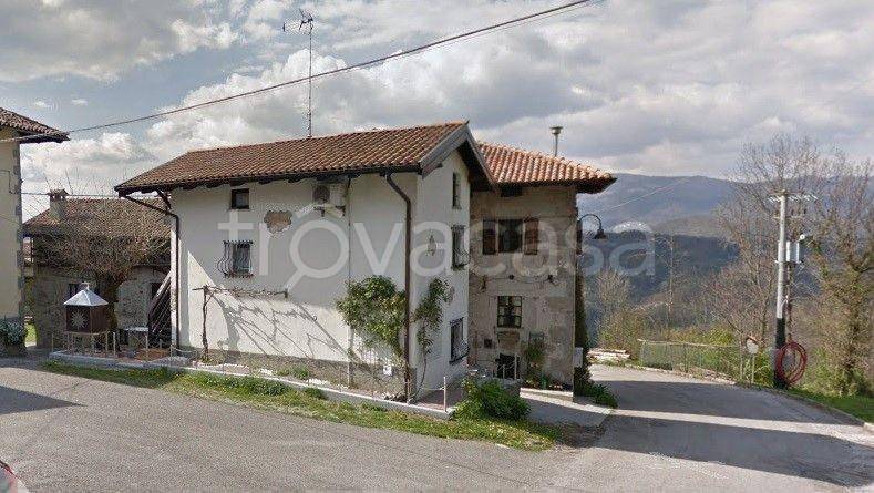 Villa in in vendita da privato a Stregna frazione Tribil Inferiore, 12