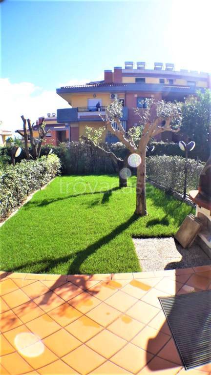 Villa a Schiera in in vendita da privato a Roma via Tomasino d'Amico, 170