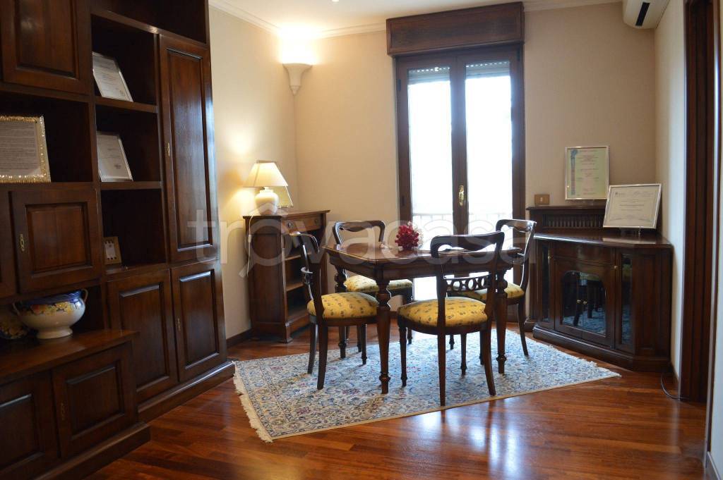 Appartamento in in vendita da privato a Roma via Rosa Gattorno, 41
