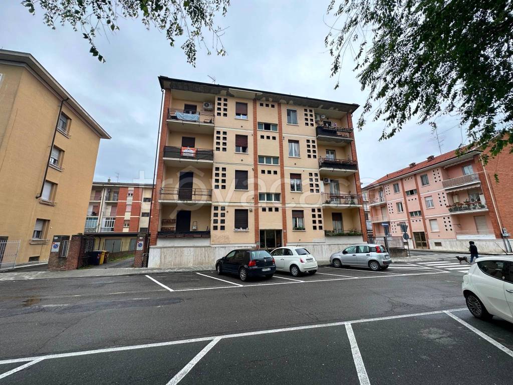 Appartamento in vendita a Nizza Monferrato piazza Guglielmo Marconi, 26