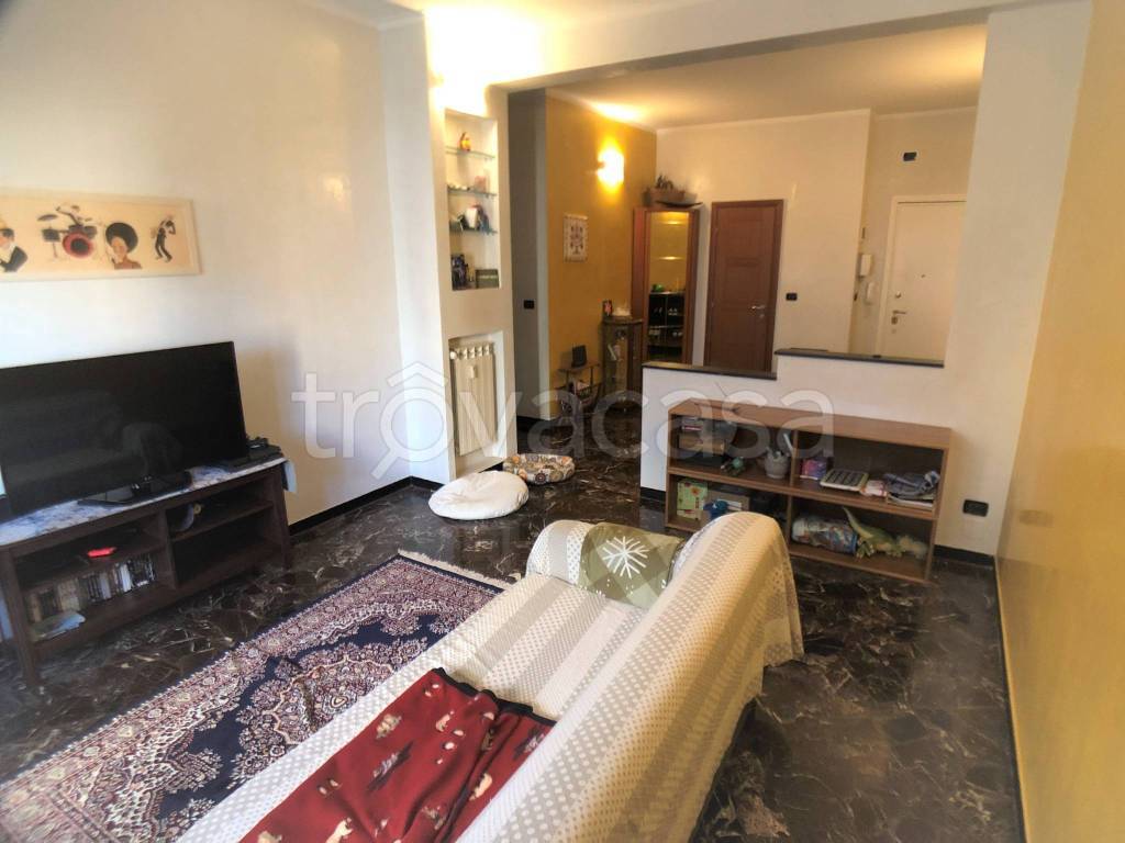 Appartamento in vendita a Genova via Stefanina Moro