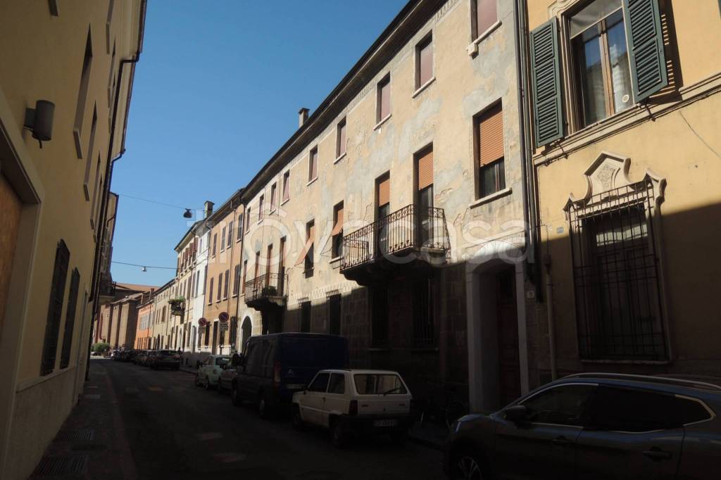 Appartamento in vendita a Mantova piazza San Francesco d'Assisi