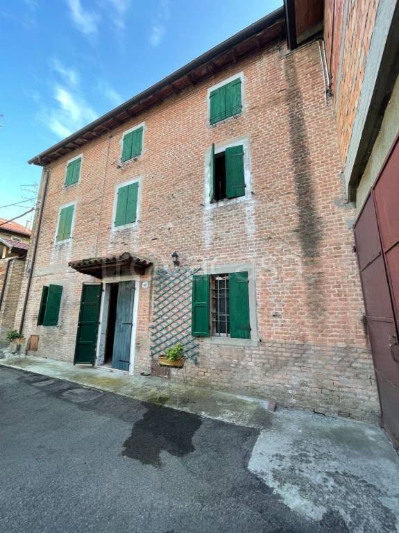 Casa Indipendente in vendita a Montechiarugolo via Parma, 58