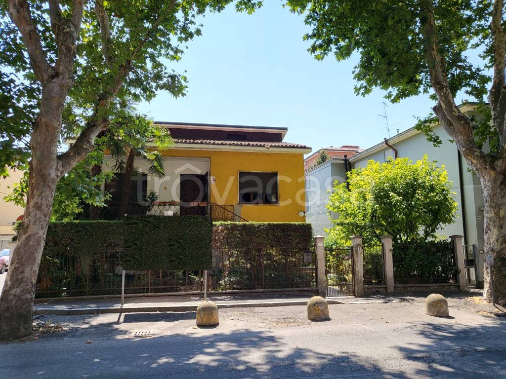 Villa in vendita a Lodi via Secondo Cremonesi, 50
