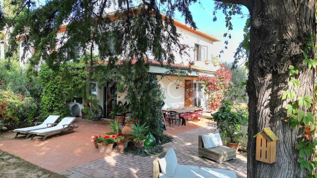 Villa Bifamiliare in vendita a Rosignano Marittimo località La Sovita