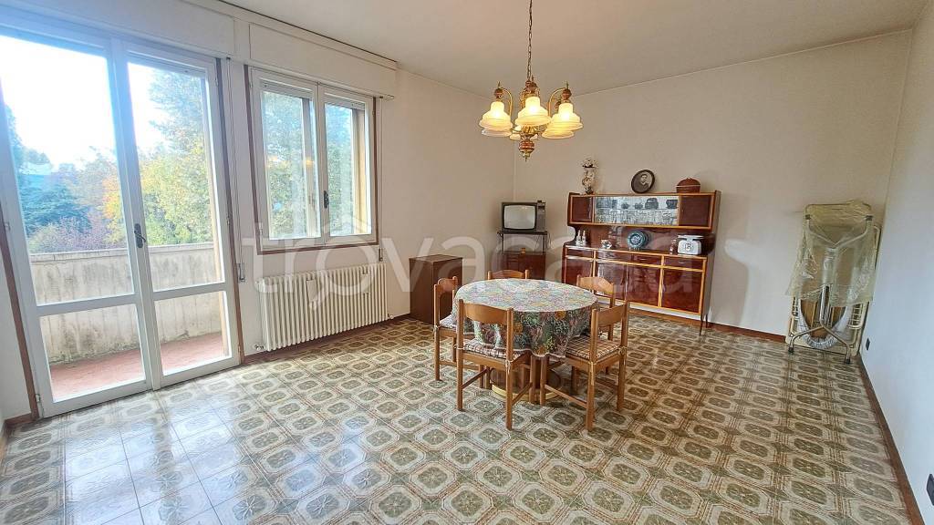 Appartamento in vendita a Calderara di Reno via Roma