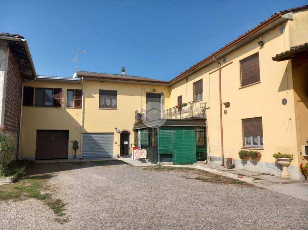 Casa Indipendente in vendita ad Arena Po frazione Zappellone, 17