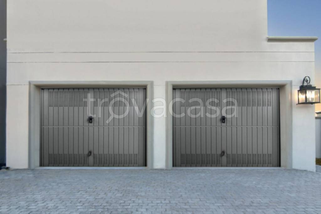 Garage in vendita a Castelletto sopra Ticino via XXV aprile