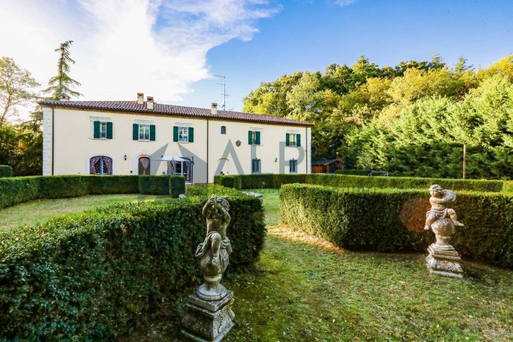Villa in vendita a Cesena via Sorrento