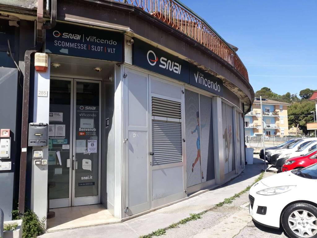 Negozio in vendita a Porto San Giorgio borgo Andrea Costa