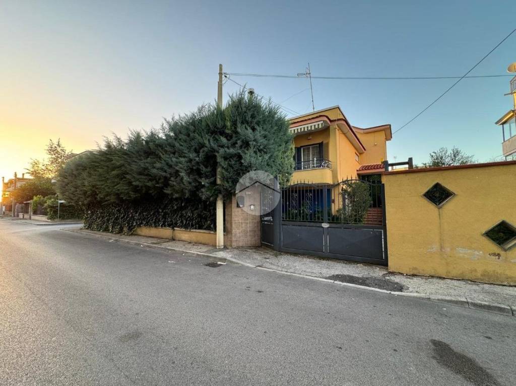 Villa in vendita ad Acerra via Domenico Colasanto, 7