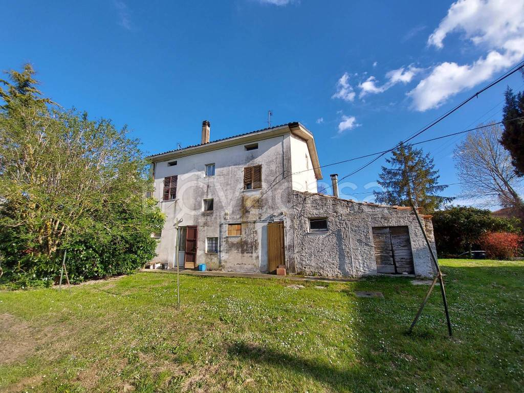 Villa Bifamiliare in vendita a Fano via Fanella