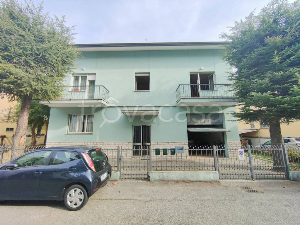 Casa Indipendente in vendita a Rimini via Resia, 34