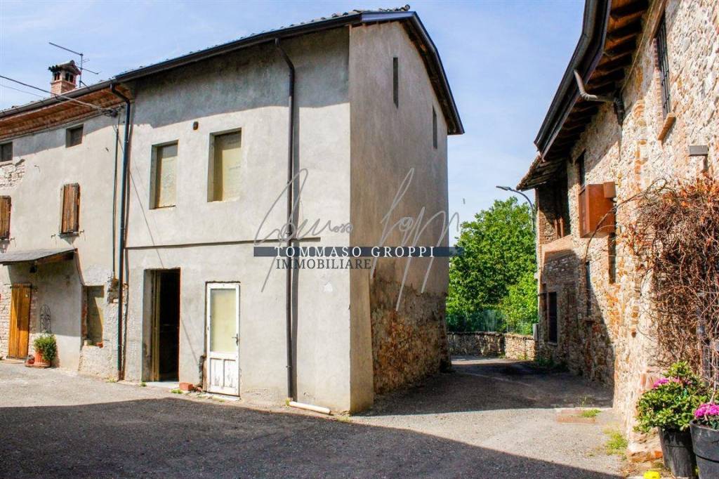Casa Indipendente in vendita a Borgonovo Val Tidone località Corano