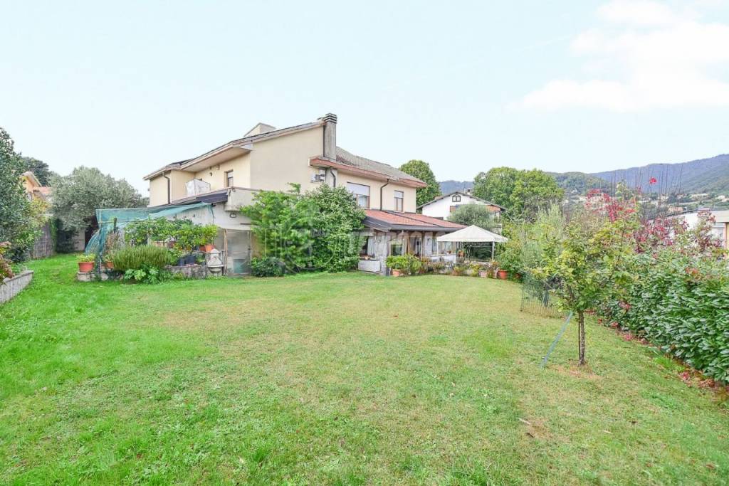 Villa Bifamiliare in vendita a Lipomo via e. Cantaluppi 203//17