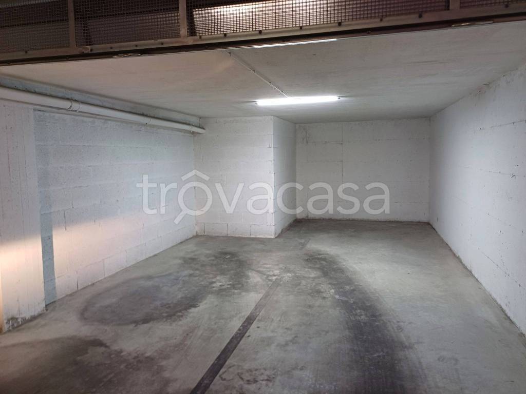 Garage in vendita a Marino via Luigi Einaudi, 14o
