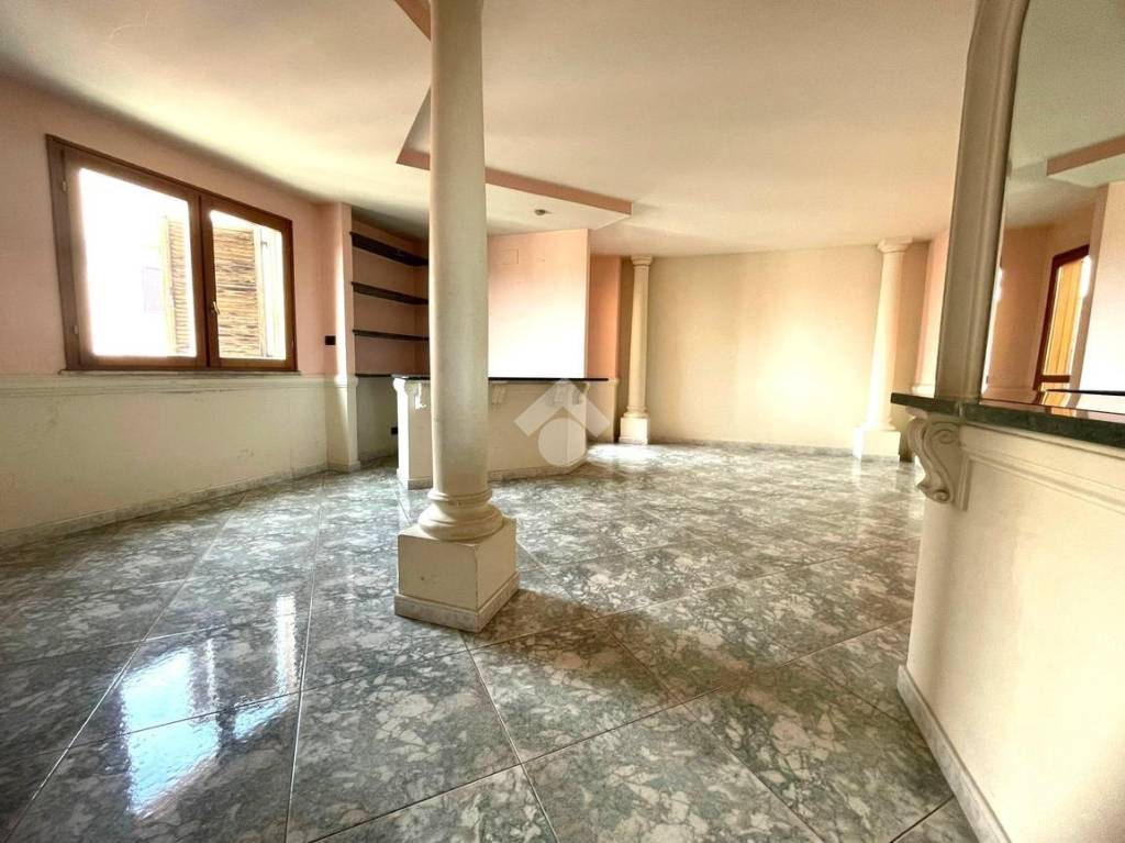 Appartamento in vendita a Reggio di Calabria via san giorgio extra, 4