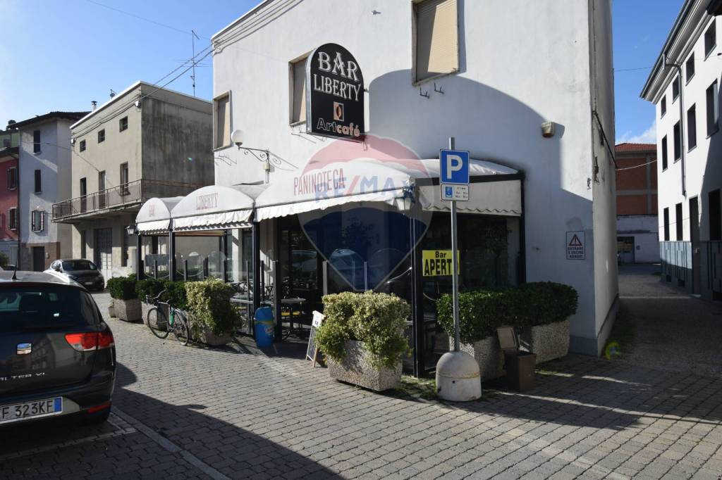 Bar in vendita a Collecchio via Spezia, 73