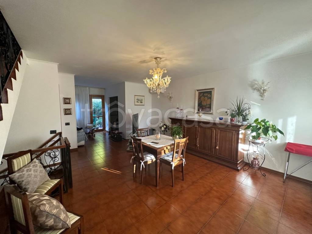 Villa a Schiera in vendita a Terni via Trevi, 98