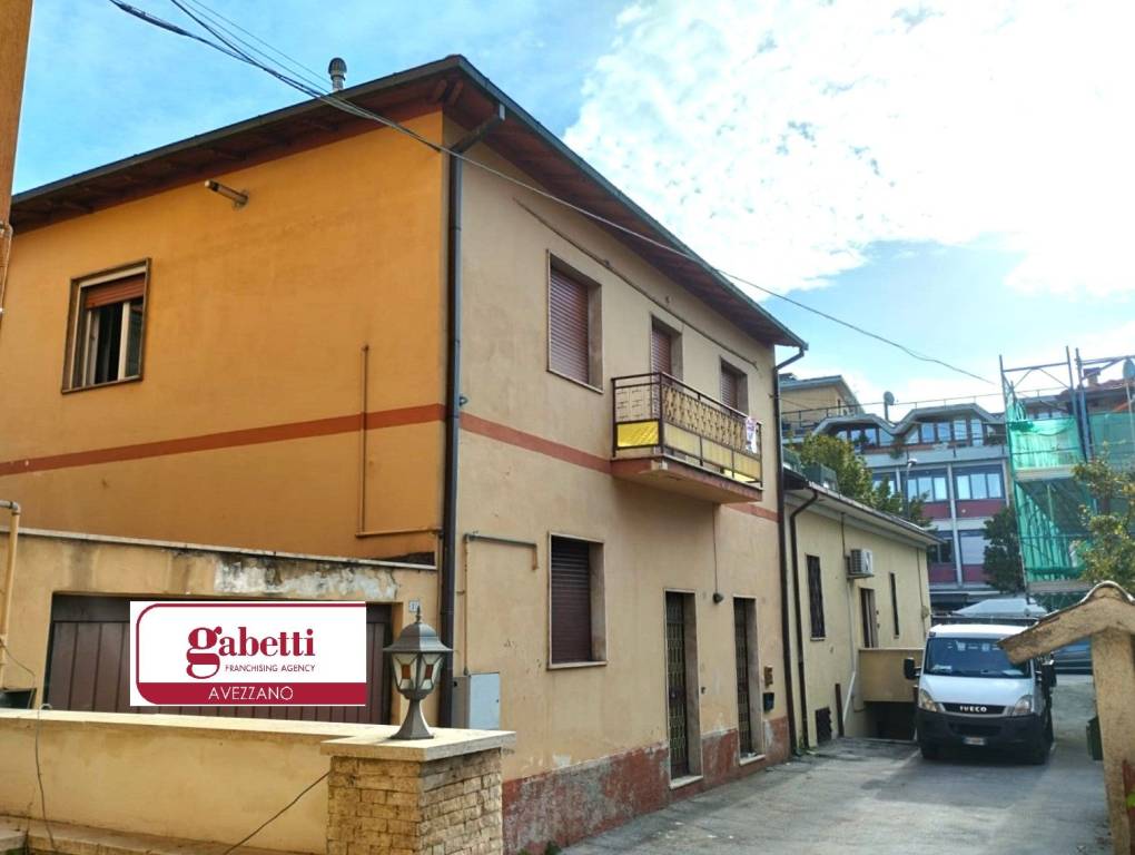 Villa in vendita ad Avezzano via Monte Velino, 5