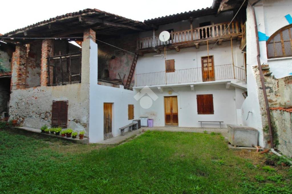 Casa Indipendente in vendita a San Martino Canavese vicolo Bersano, 2