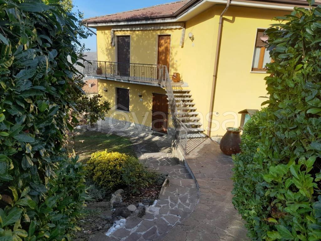 Villa Bifamiliare in vendita a Zavattarello