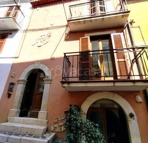 Appartamento in vendita a Luco dei Marsi via Roma