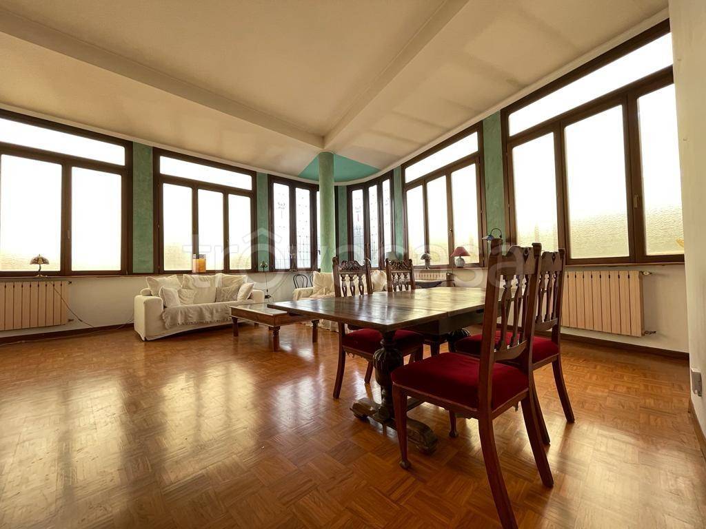 Appartamento in vendita a Seregno via Messina, 22