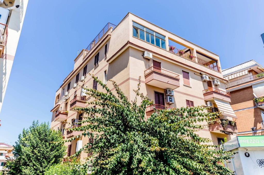 Appartamento in vendita a Roma via di Boccea