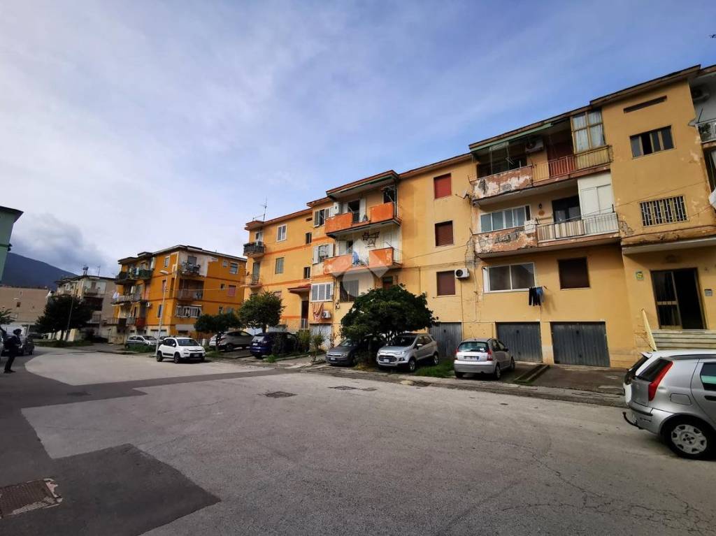 Appartamento in vendita a Castellammare di Stabia via Catullo, 1