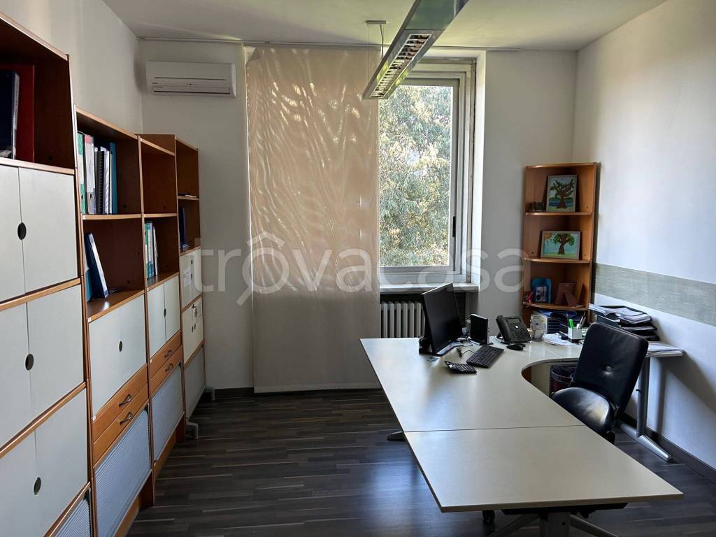 Ufficio in in affitto da privato a Torino corso Grosseto, 425
