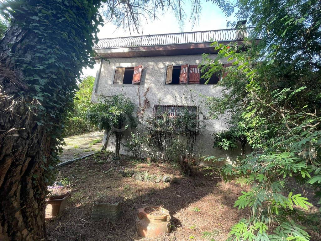 Villa in vendita a Lariano via Isaac Newton
