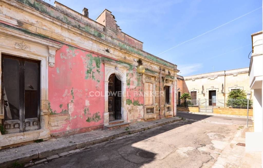 Casa Indipendente in vendita a Squinzano via Crocefisso