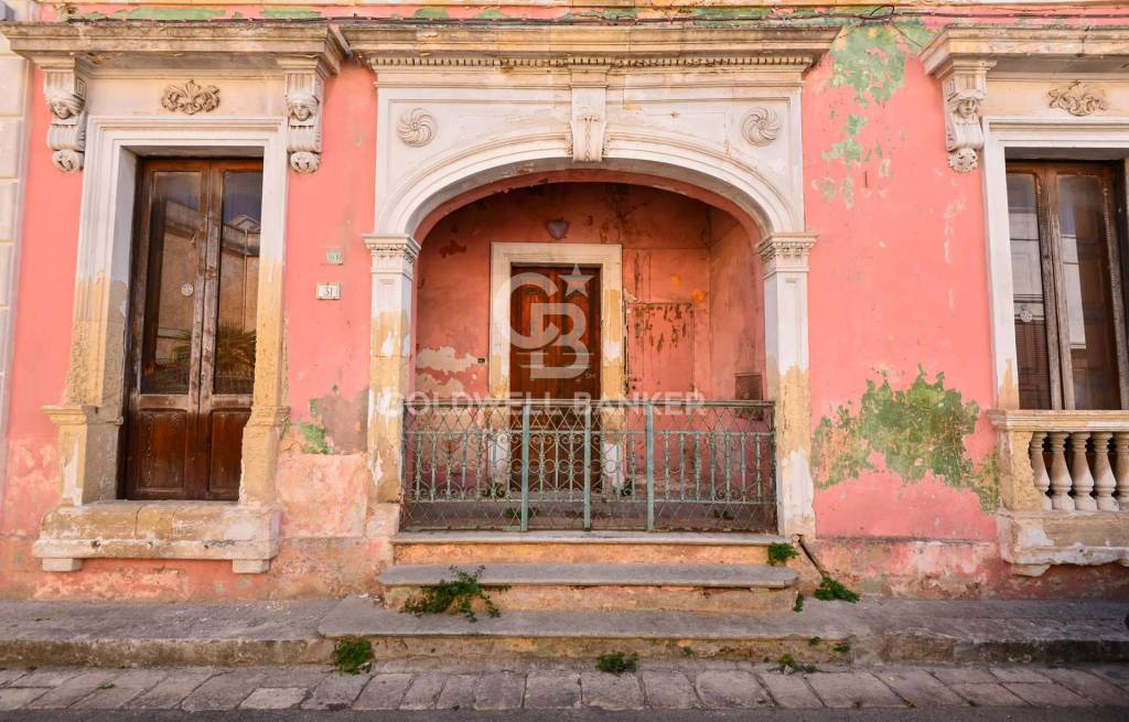 Casa Indipendente in vendita a Squinzano via Crocefisso