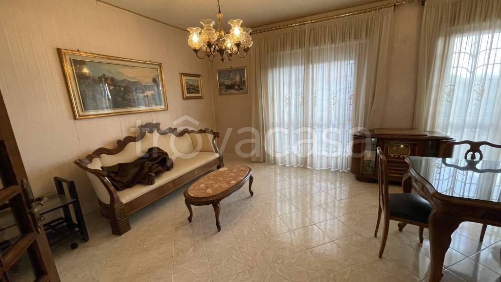 Appartamento in in vendita da privato a Roma via Paolo Renzi, 133